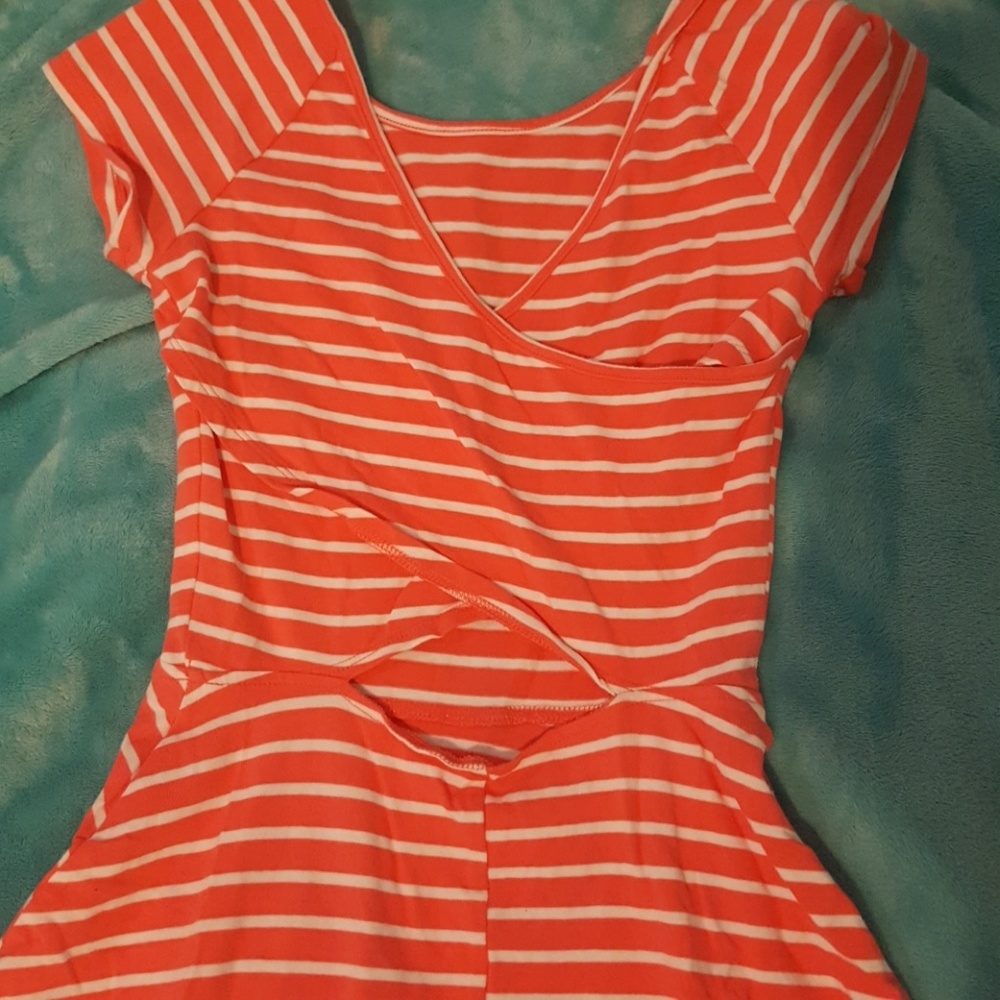 Dress - Picture 3 of 4